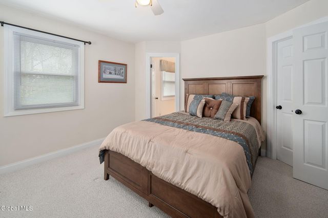 1104 McKinley Avenue, Rotterdam, NY 12303