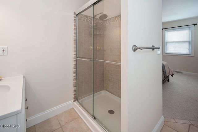 1104 McKinley Avenue, Rotterdam, NY 12303