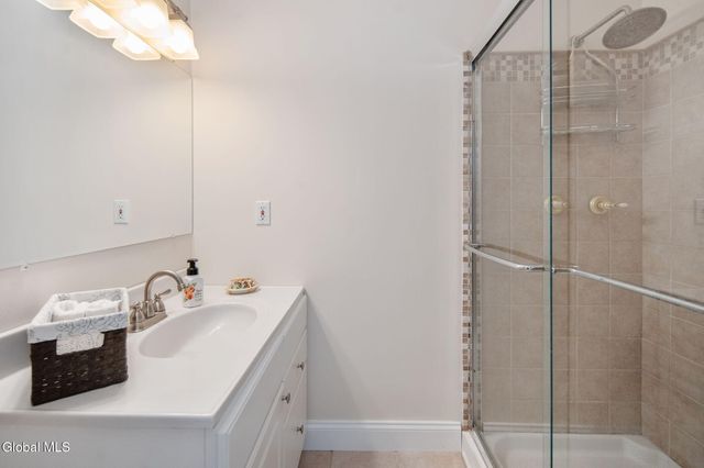 1104 McKinley Avenue, Rotterdam, NY 12303