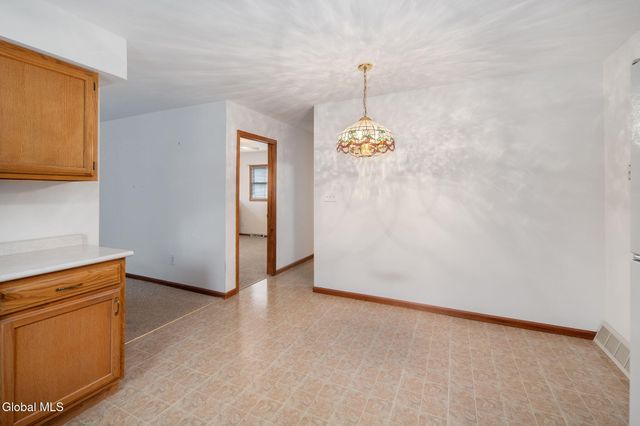 1104 McKinley Avenue, Rotterdam, NY 12303