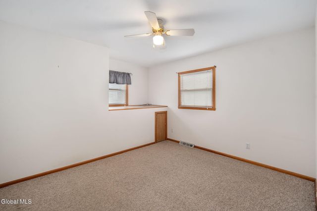 1104 McKinley Avenue, Rotterdam, NY 12303