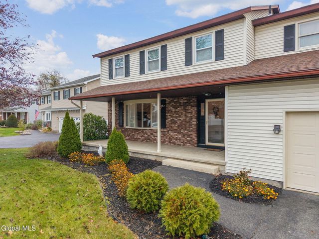 1104 McKinley Avenue, Rotterdam, NY 12303