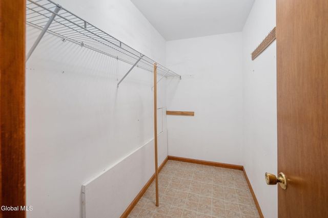 1104 McKinley Avenue, Rotterdam, NY 12303