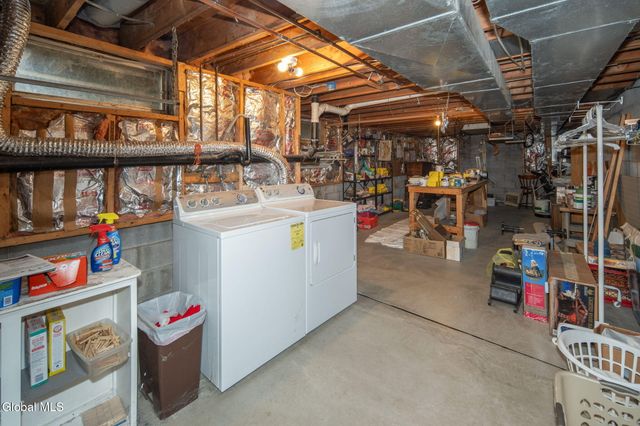 1104 McKinley Avenue, Rotterdam, NY 12303