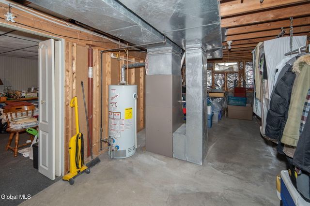 1104 McKinley Avenue, Rotterdam, NY 12303