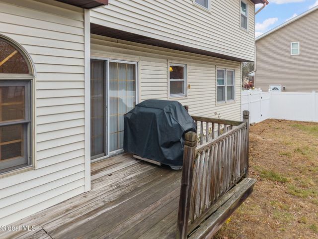 1104 McKinley Avenue, Rotterdam, NY 12303