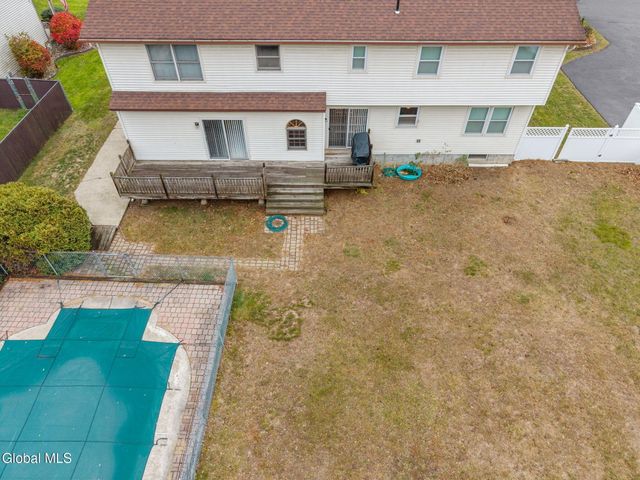 1104 McKinley Avenue, Rotterdam, NY 12303