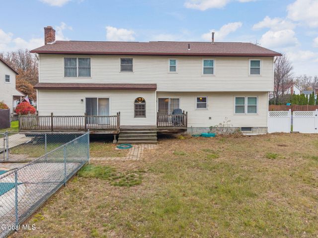 1104 McKinley Avenue, Rotterdam, NY 12303