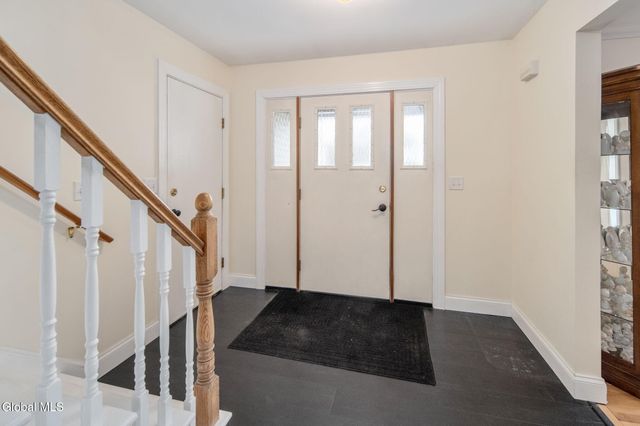 1104 McKinley Avenue, Rotterdam, NY 12303