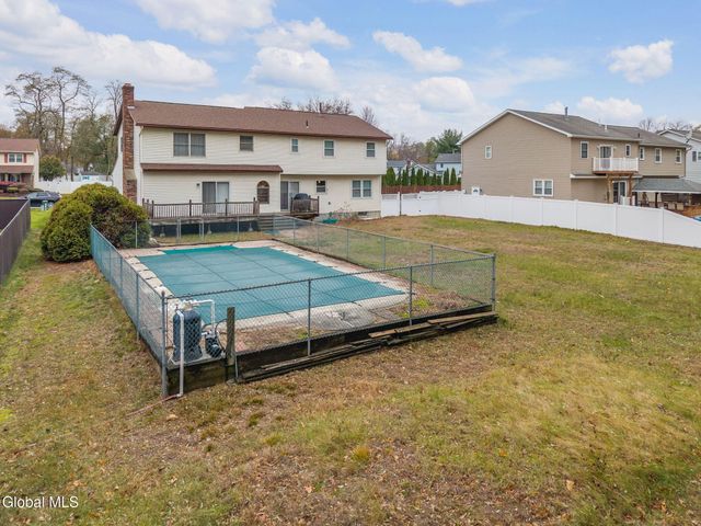 1104 McKinley Avenue, Rotterdam, NY 12303