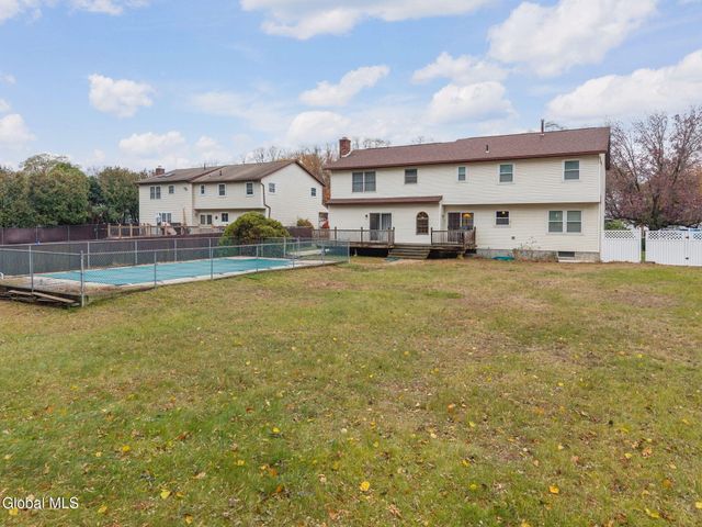 1104 McKinley Avenue, Rotterdam, NY 12303