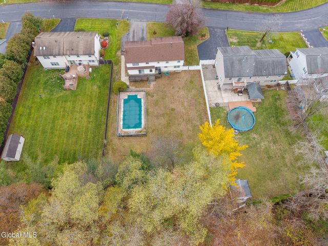 1104 McKinley Avenue, Rotterdam, NY 12303