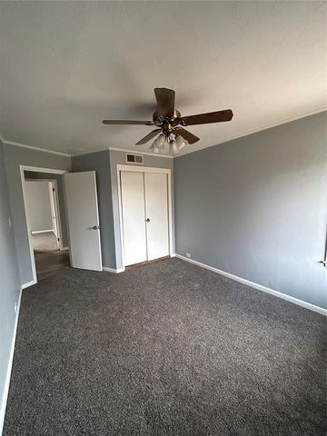 2906 W Broadway Avenue, Enid, OK 73703