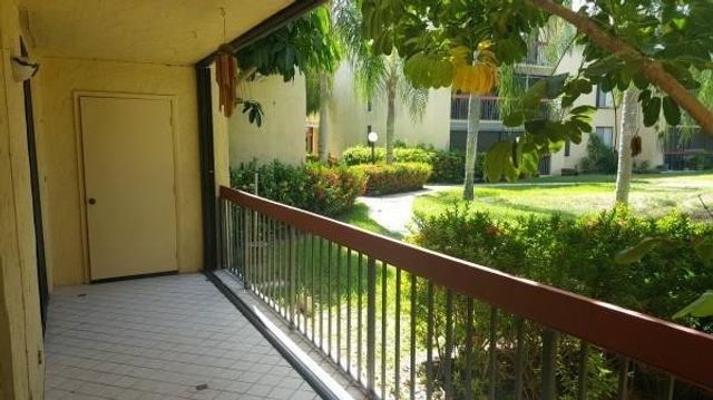 733 SE 1st Way 104, Deerfield Beach, FL 33441