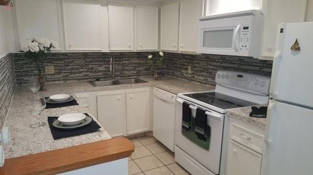 733 SE 1st Way 104, Deerfield Beach, FL 33441