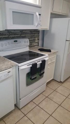 733 SE 1st Way 104, Deerfield Beach, FL 33441