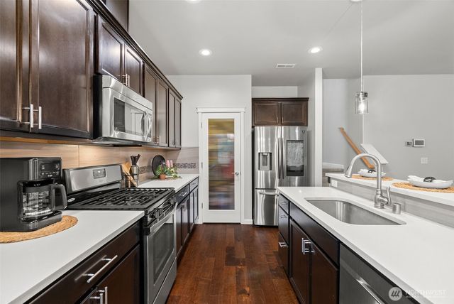 2110 SW Nautical Street, Bremerton, WA 98312