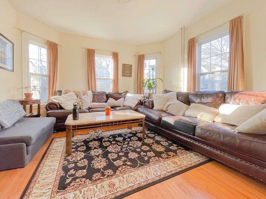 16 Foster St 1, Boston, MA 02135