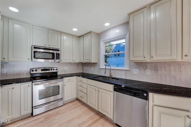 11 Shelburn Court, Durham, NC 27712