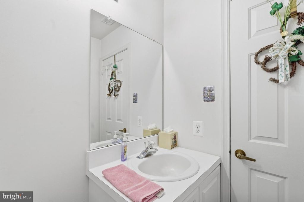 90 CYPRESS PL, Newtown, PA 18940 — photo 4