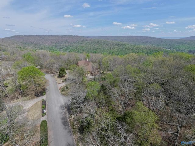 27 Asbury Road SE, Huntsville, AL 35801