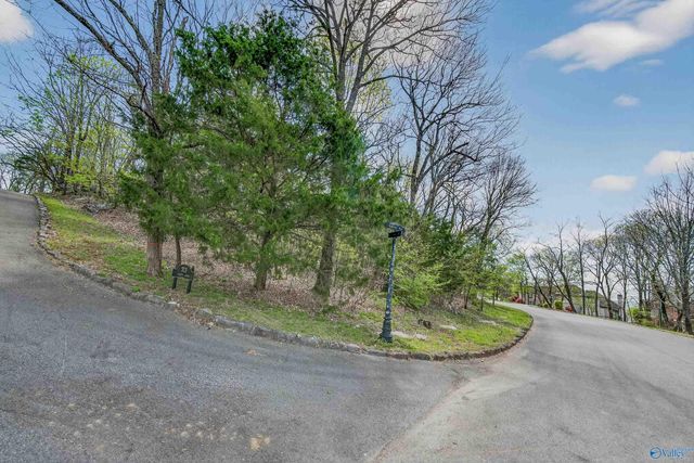 27 Asbury Road SE, Huntsville, AL 35801