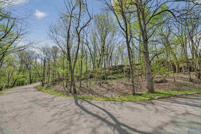 27 Asbury Road SE, Huntsville, AL 35801