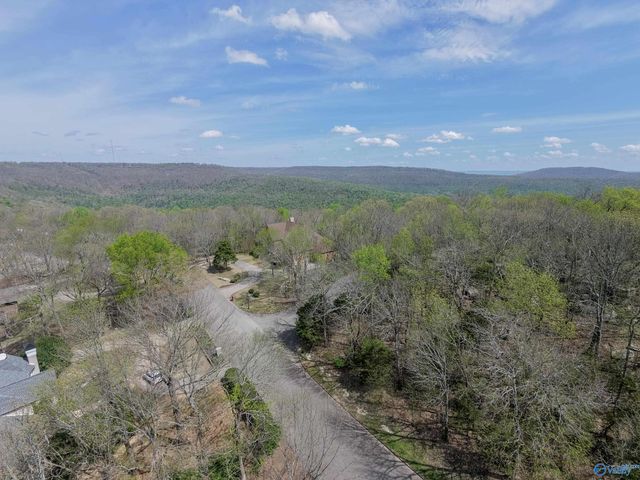 27 Asbury Road SE, Huntsville, AL 35801