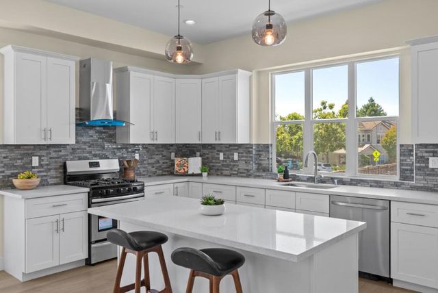 401 San Luis Avenue, Watsonville, CA 95076