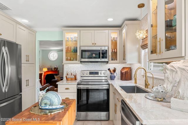 998 Ripley Terrace NE, Palm Bay, FL 32907