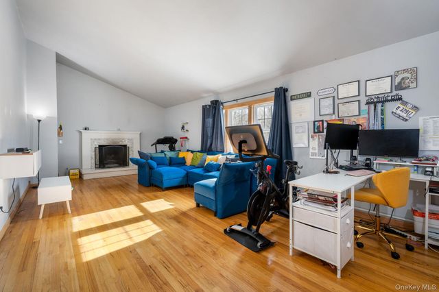 42 Beechwood Park, Poughkeepsie, NY 12601