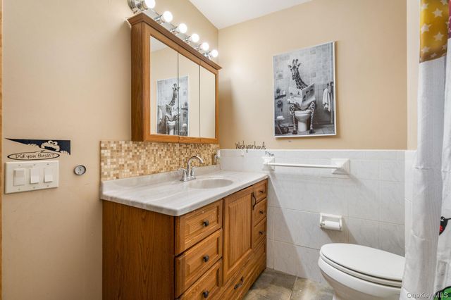 42 Beechwood Park, Poughkeepsie, NY 12601