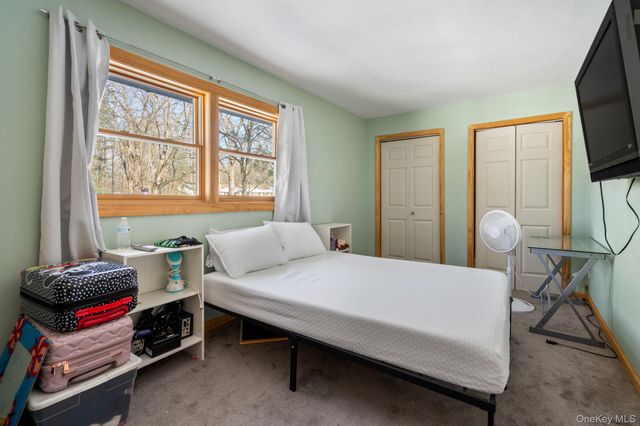 42 Beechwood Park, Poughkeepsie, NY 12601