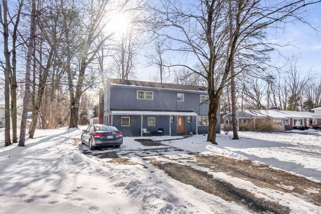 42 Beechwood Park, Poughkeepsie, NY 12601