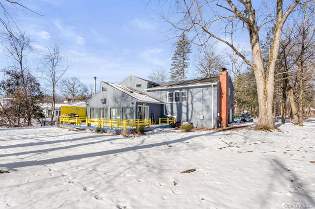 42 Beechwood Park, Poughkeepsie, NY 12601