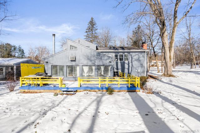 42 Beechwood Park, Poughkeepsie, NY 12601