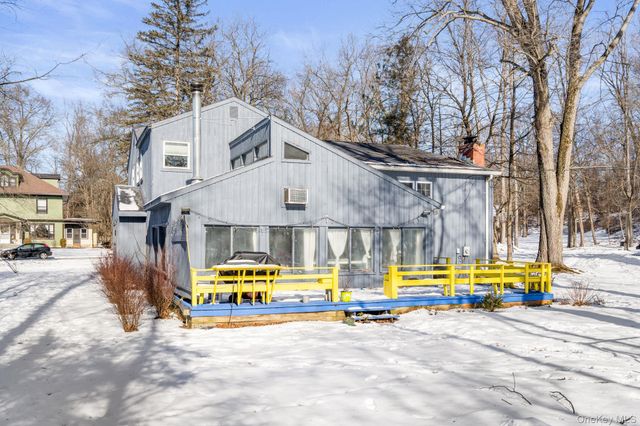 42 Beechwood Park, Poughkeepsie, NY 12601