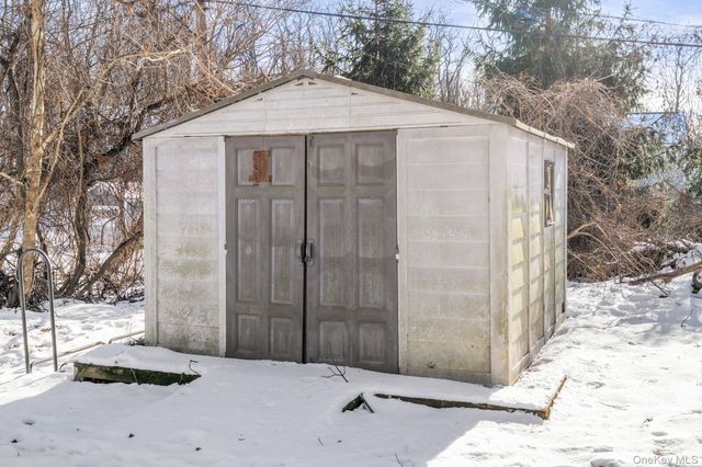 42 Beechwood Park, Poughkeepsie, NY 12601