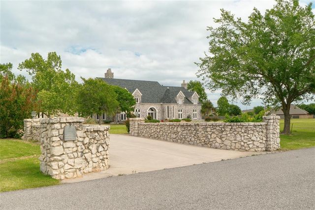 4211 Ridgeline Circle, Norman, OK 73072