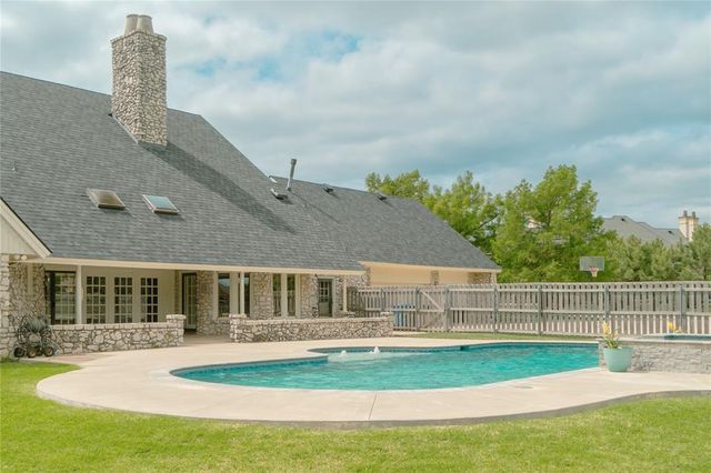 4211 Ridgeline Circle, Norman, OK 73072