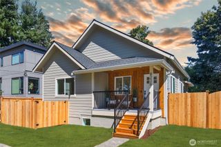 8226 Meridian Avenue N, Seattle, WA 98103