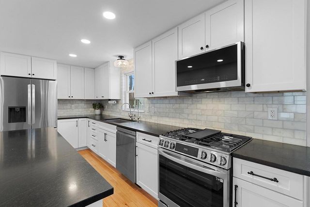 1258 CORNFLOWER COURT, De Pere, WI 54115