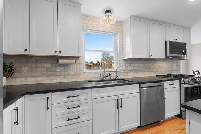 1258 CORNFLOWER COURT, De Pere, WI 54115