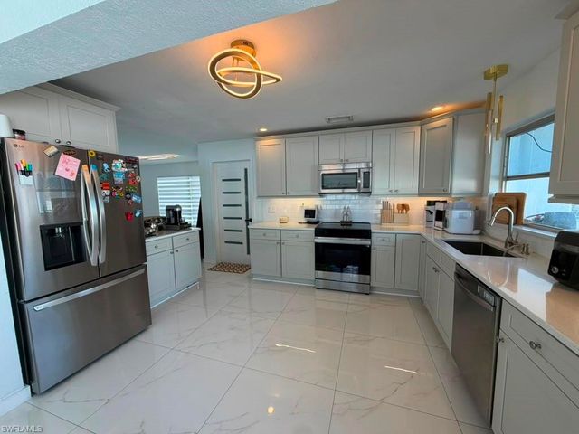 2267 Aldridge AVE, Fort Myers, FL 33907