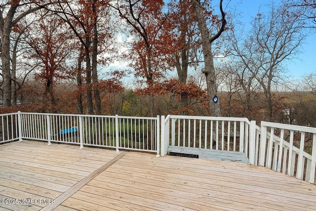 2012 TOWER DRIVE, Jefferson City, MO 65109