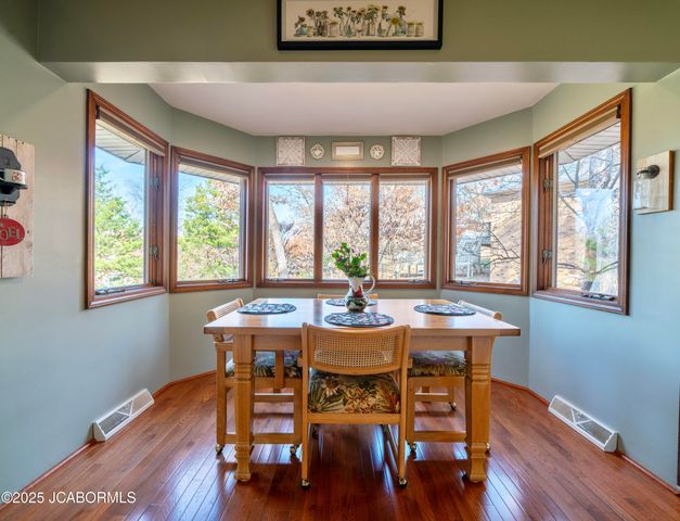 2012 TOWER DRIVE, Jefferson City, MO 65109