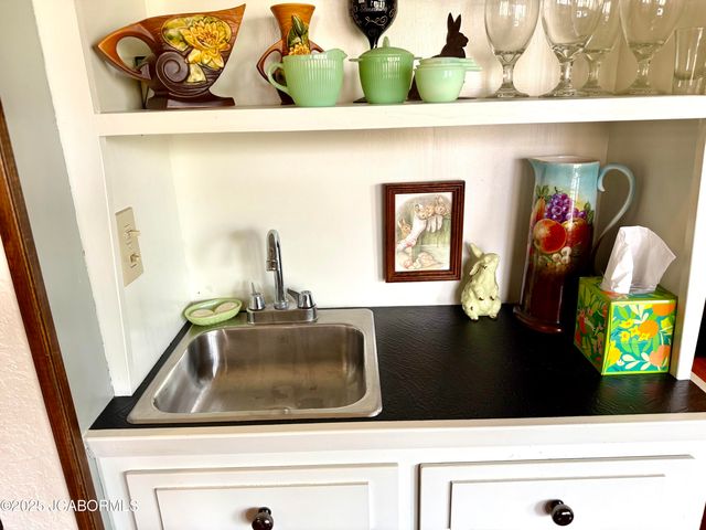 2012 TOWER DRIVE, Jefferson City, MO 65109