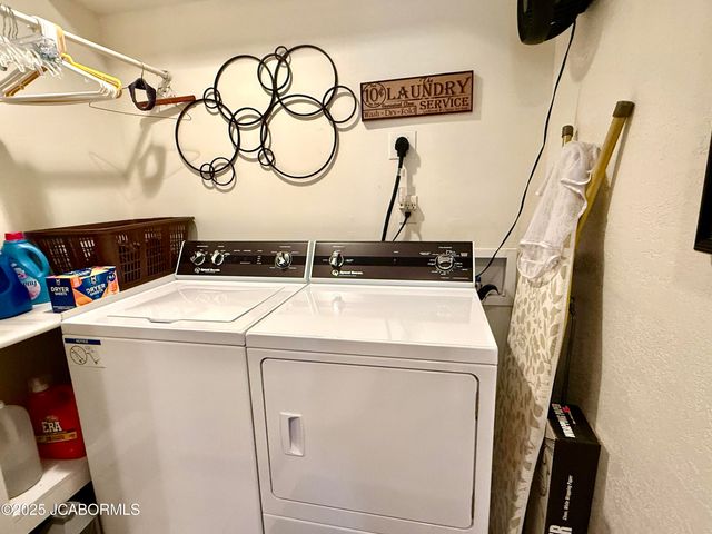 2012 TOWER DRIVE, Jefferson City, MO 65109