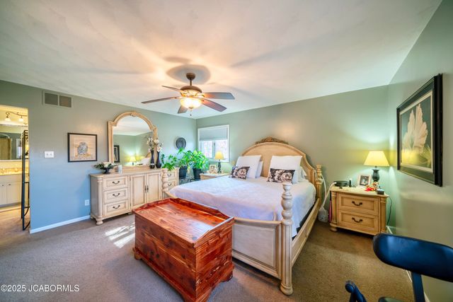 2012 TOWER DRIVE, Jefferson City, MO 65109