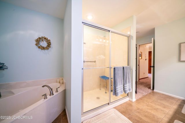 2012 TOWER DRIVE, Jefferson City, MO 65109